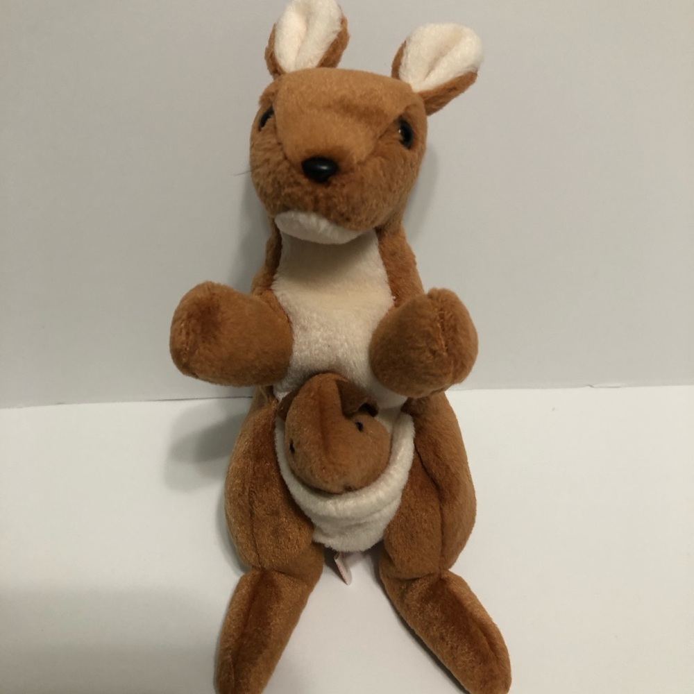 TY Beanie Baby - POUCH the Kangaroo (7 inch) -1996‎  Stuffed Animal Toy.